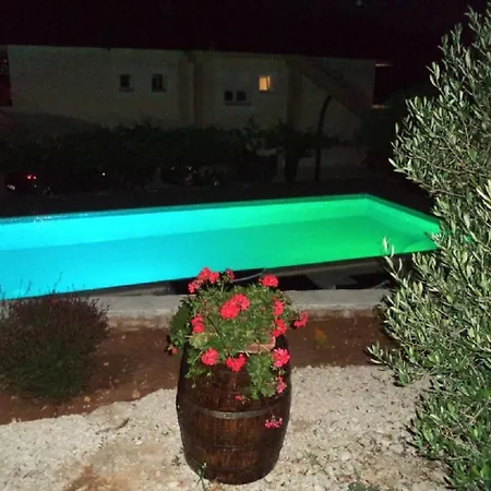 شقة Mario - With Pool *