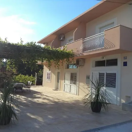 Apartment Mario - With Pool *
